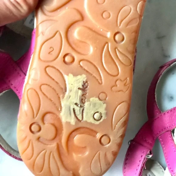 Girl’s Clark Pink and white Leather Sandals 2.5 - Picture 5 of 7